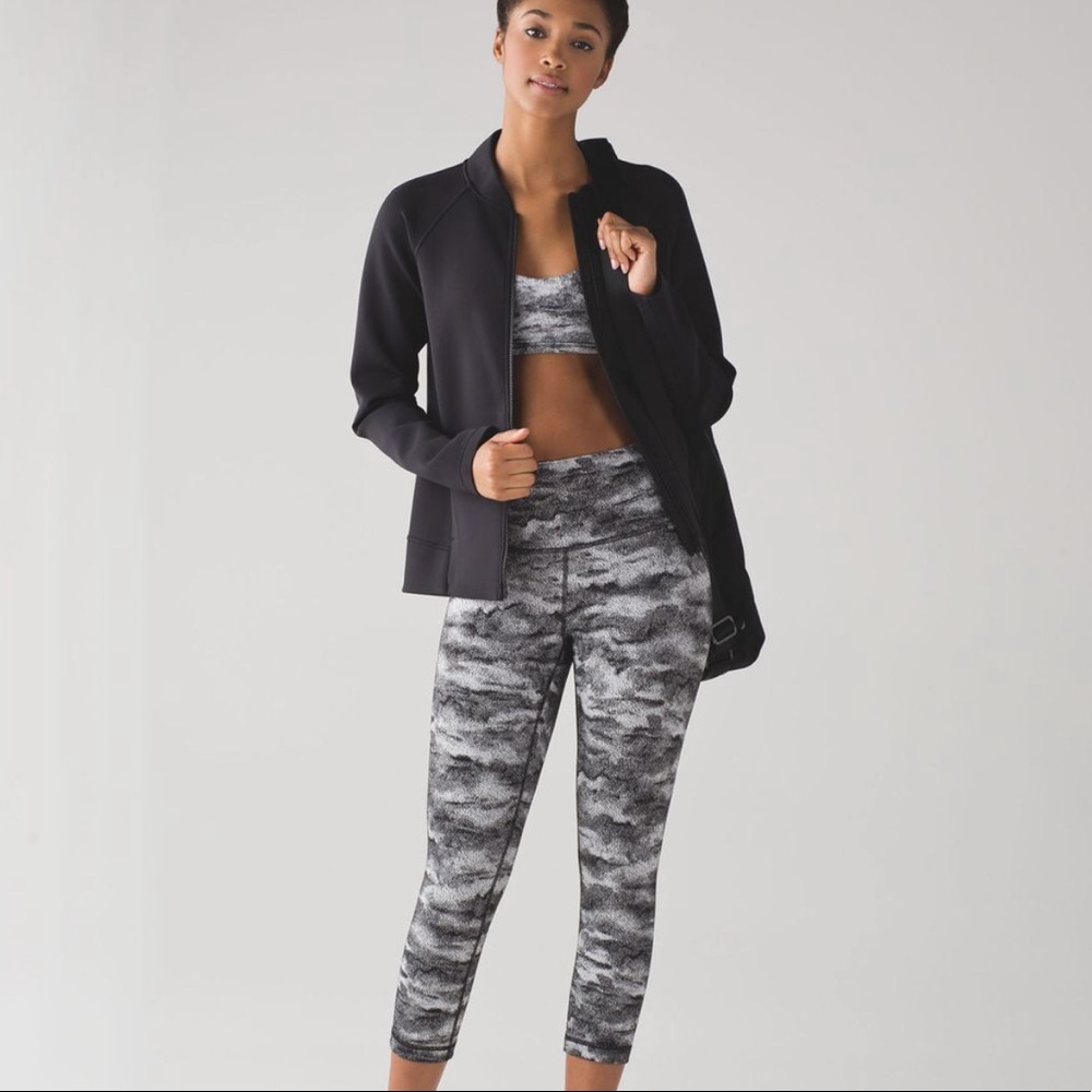 NWOT Lululemon Wunder Under Crop (Hi-Rise) (21")